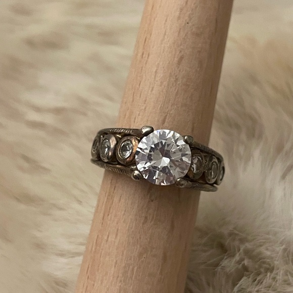 Elegant Vintage Engagement Ring Dinner Ring Statement Ring Women's Fashion Ring - Picture 2 of 4